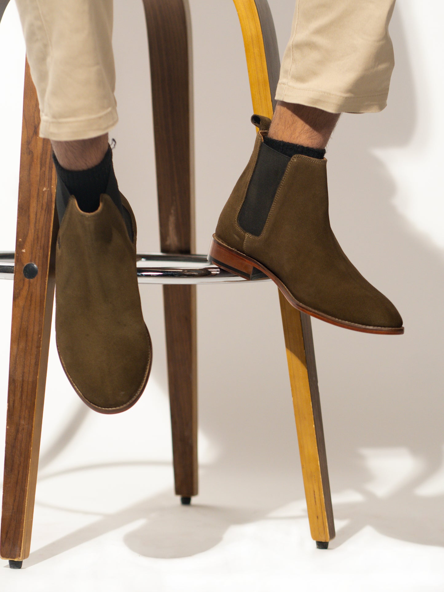 Lux Suede Chelsea Boots - Olive